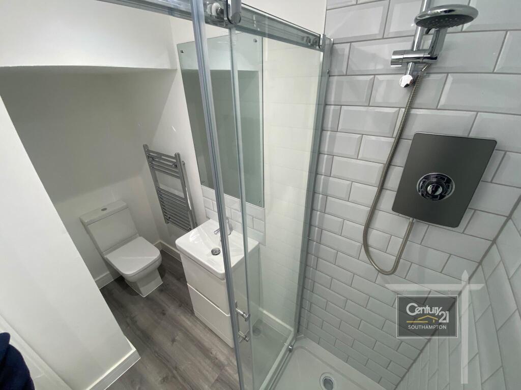 Apartment in Southampton - View 5
