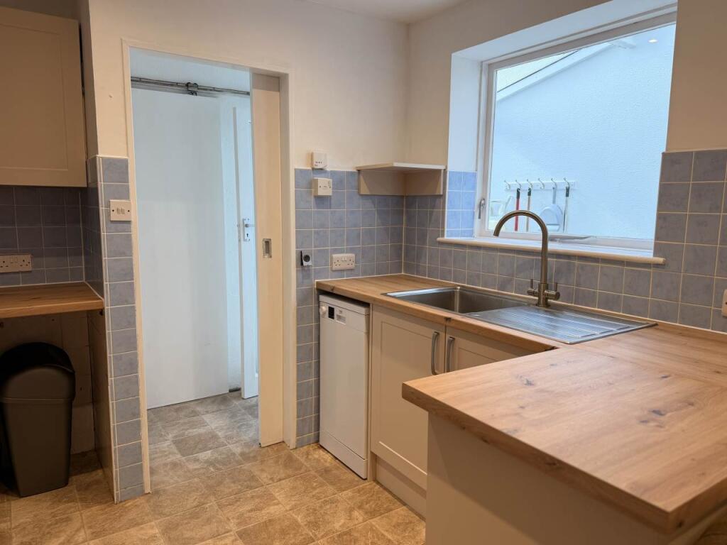 House in Exeter, Polsloe - View 3