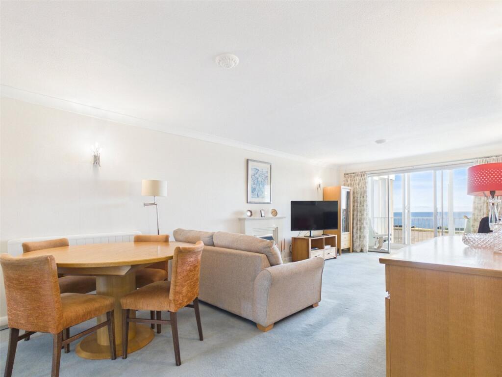 Apartment in Highcliffe-on-Sea, Highcliffe and Walkford - View 3