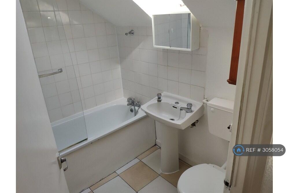 Apartment in London - View 3