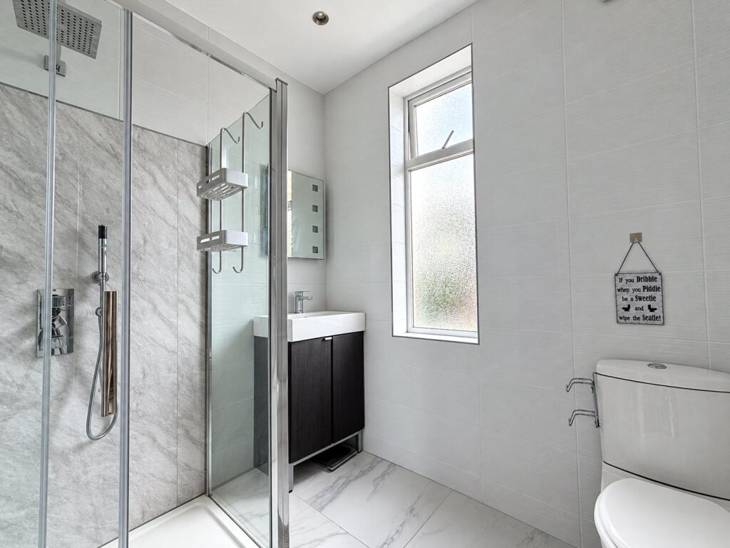 House in Southend-on-Sea - View 4