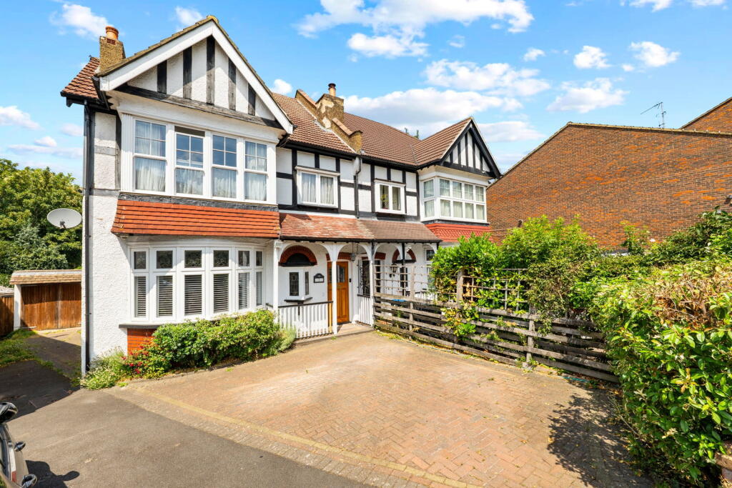 House in Croydon - View 2