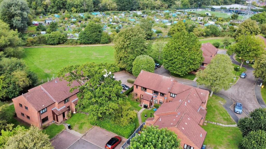 Fledburgh Drive, New Hall, Sutton Coldfield photo 3