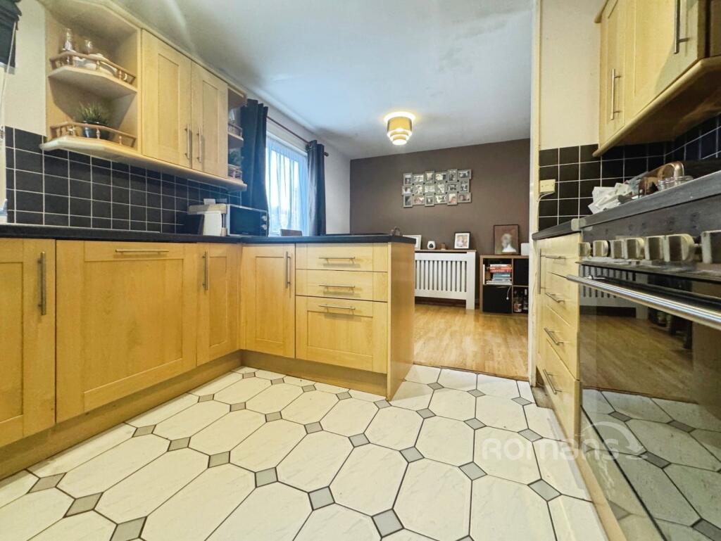 House in Basingstoke and Deane, Basingstoke - View 3
