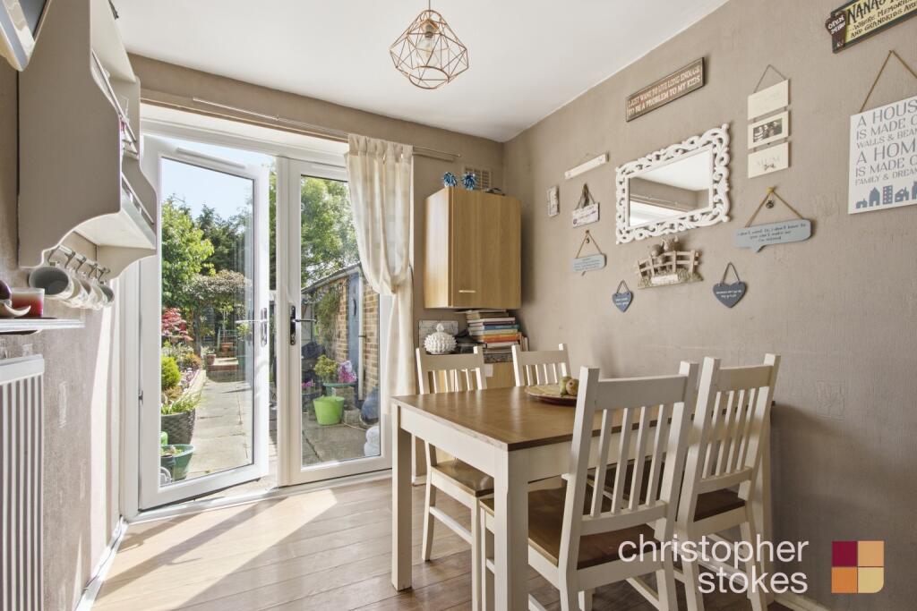 Springfield Road, Cheshunt, Hertfordshire, EN8 8TQ photo 4