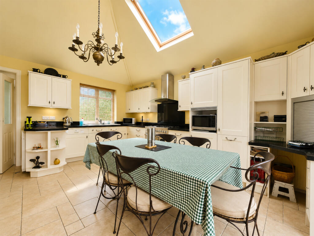 House in Southampton - View 4