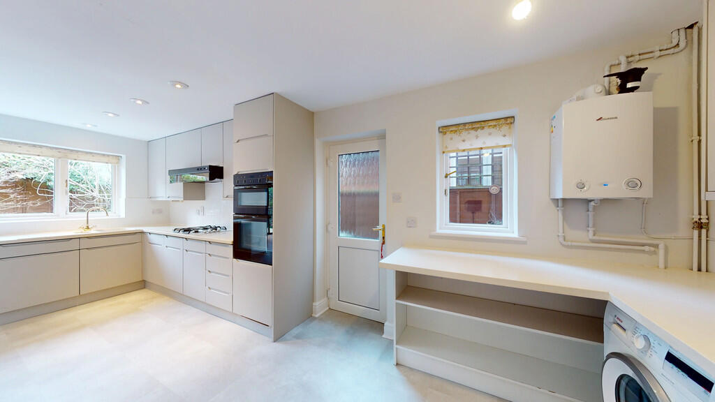 House in Cheltenham, Warden Hill, Montpellier - View 2