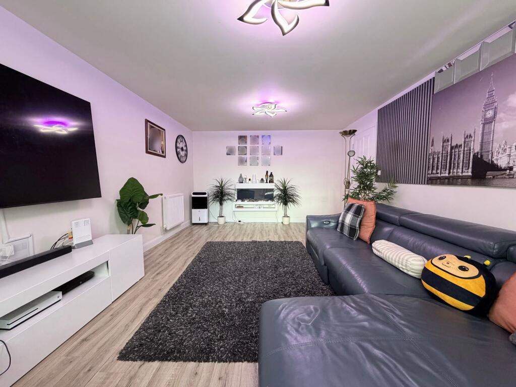 House in Stroud, Hunts Grove - View 5
