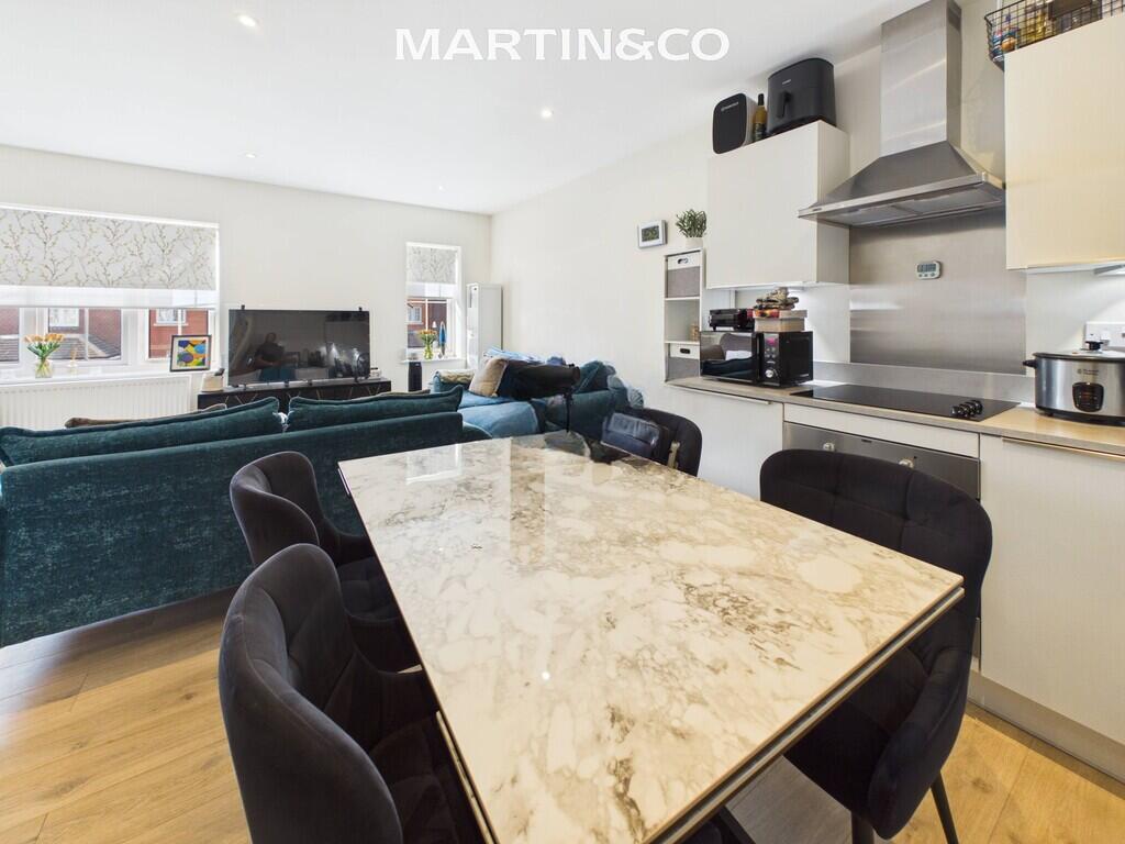 Apartment in Twickenham - More