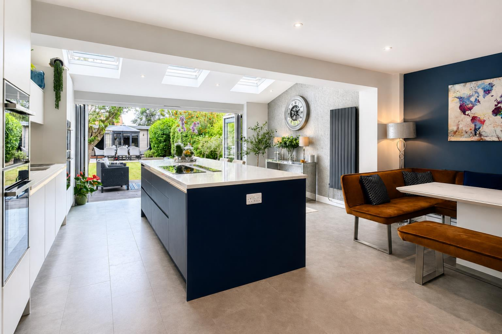 House in Maldon - More