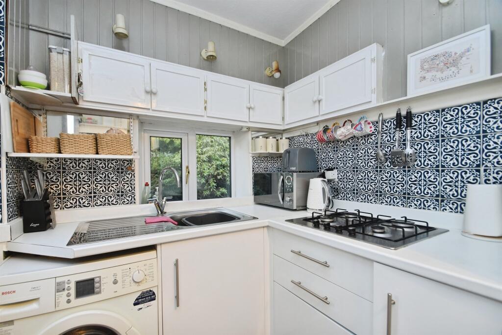 House in Bradford, Baildon - View 5