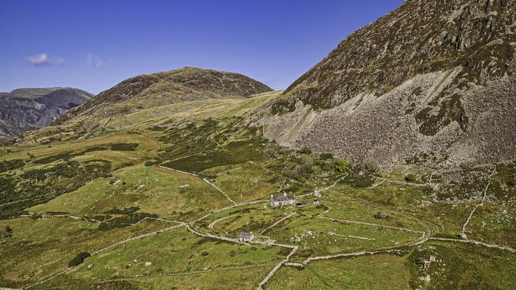 Cwm Teigl, Blaenau Ffestiniog photo 2