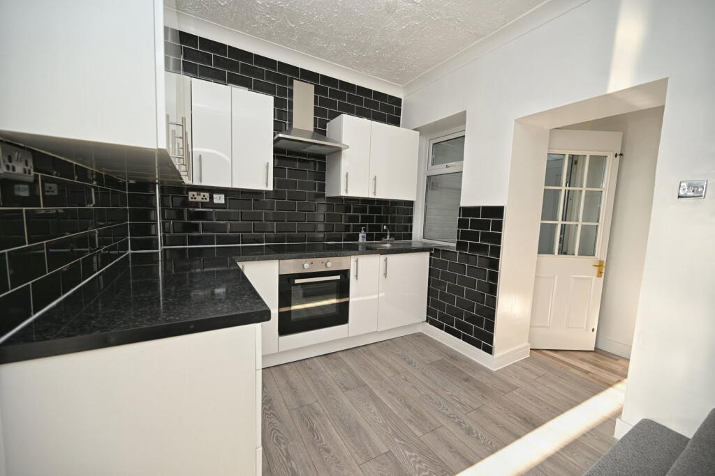 Bow Street, Cudworth, Barnsley, S72 8JL photo 4