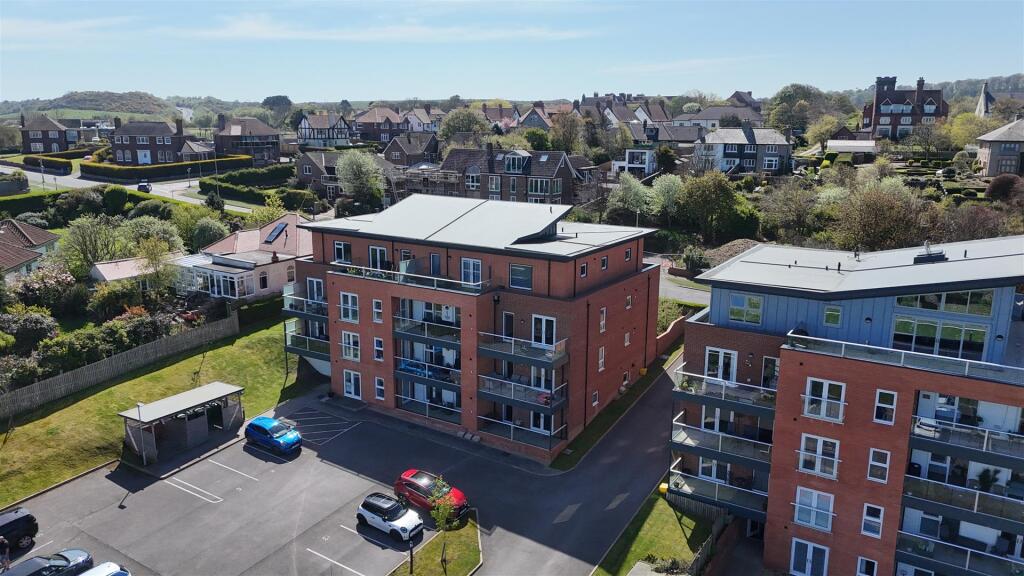 Main image of property: Holbeck Hill, Scarborough