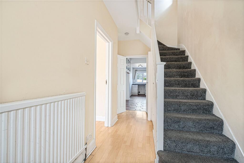 House in Twickenham - More