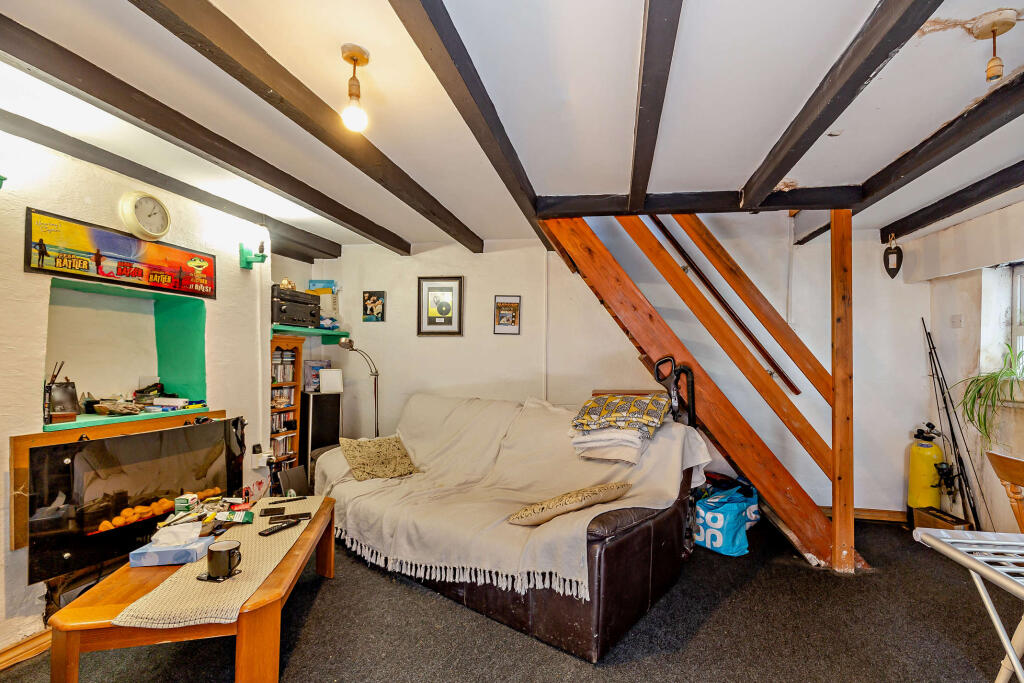 Apartment in Plymouth - More