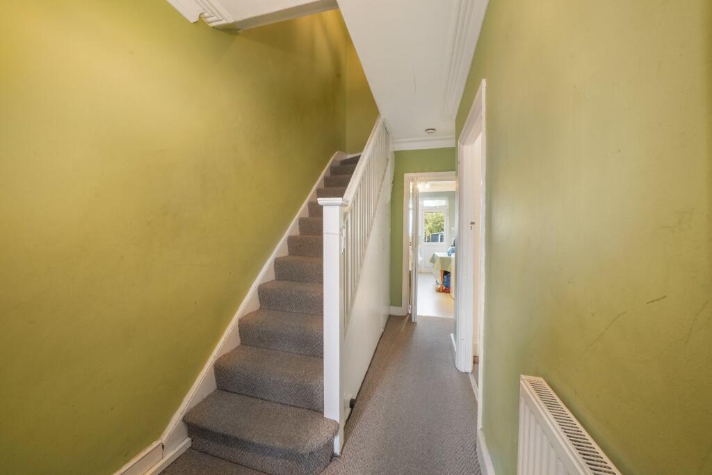 Main image of property: Park Chase, Wembley, Middlesex, HA9 8EH