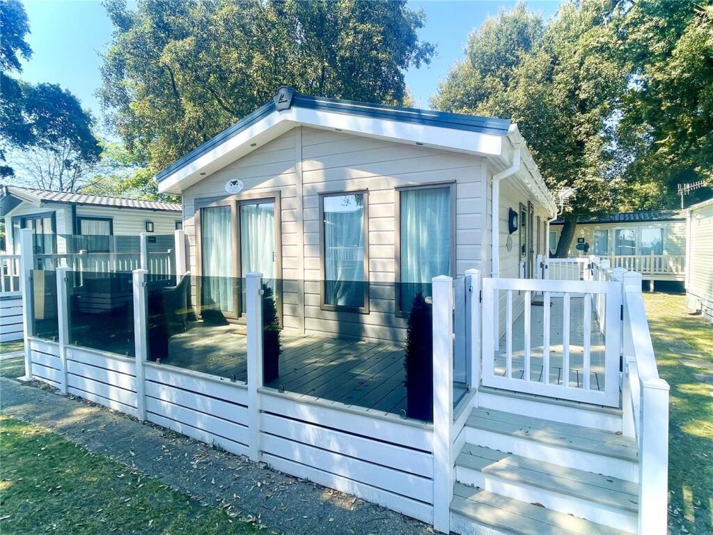 2-bed house on Sandhills Holiday Park, Avon Beach, Mudeford, £159,000