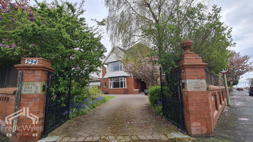 Winstanley House, Clifton Drive South, Lytham St. Annes, Lancashire photo 2