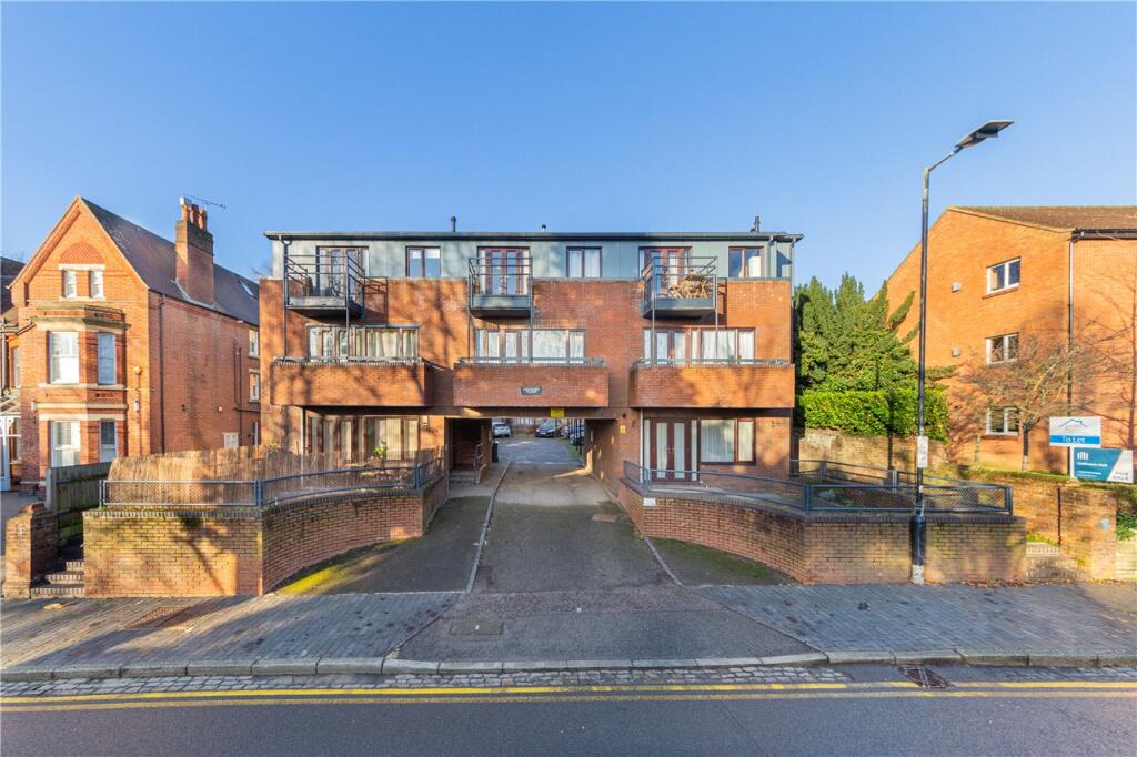 Main image of property: Chalfont Place, Upper Lattimore Road, St. Albans, AL1
