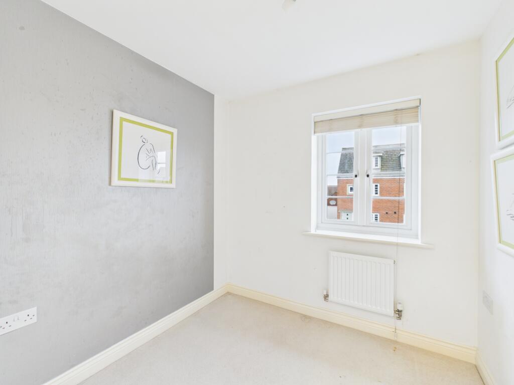 Appleton Drive, Basingstoke, RG24 - More