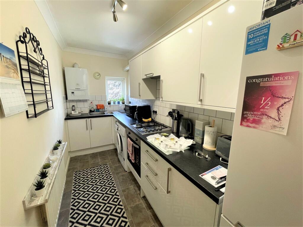 Apartment in North Hertfordshire, Hertfordshire - View 3