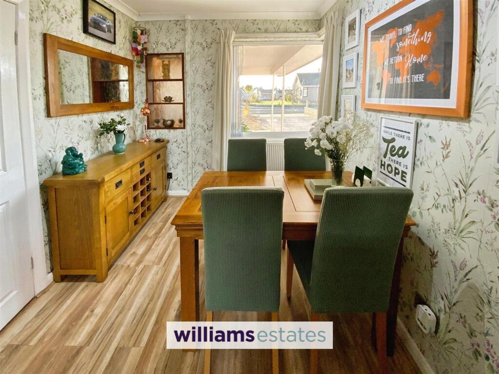 Conwy Avenue, Rhuddlan, LL18 photo 5