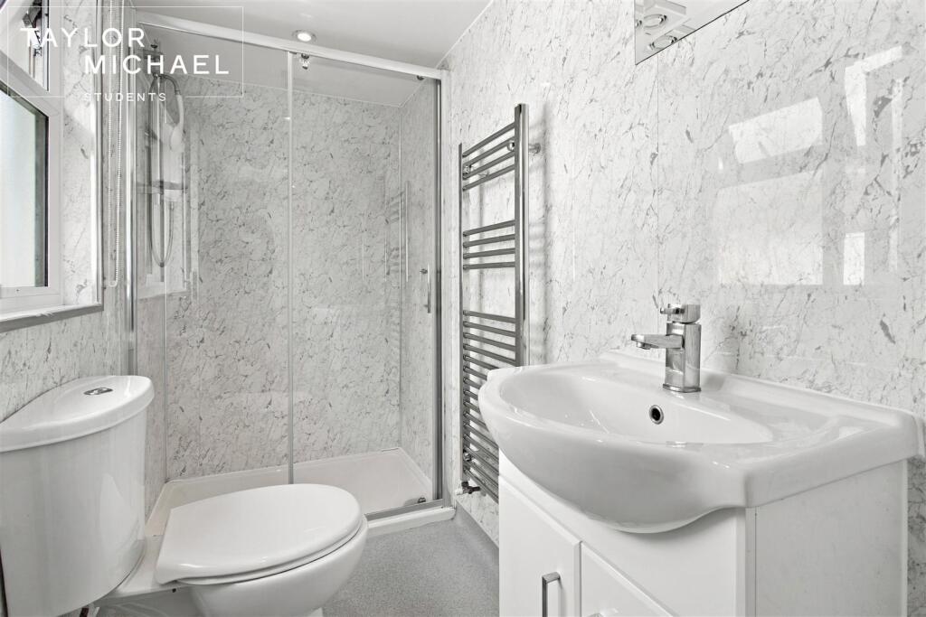 6 bedroom terraced house for rent