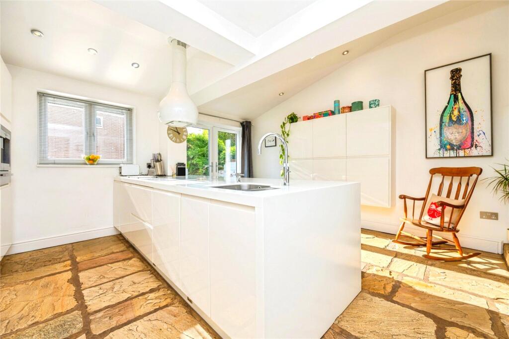 House in Warwick, Woodloes Park - View 2