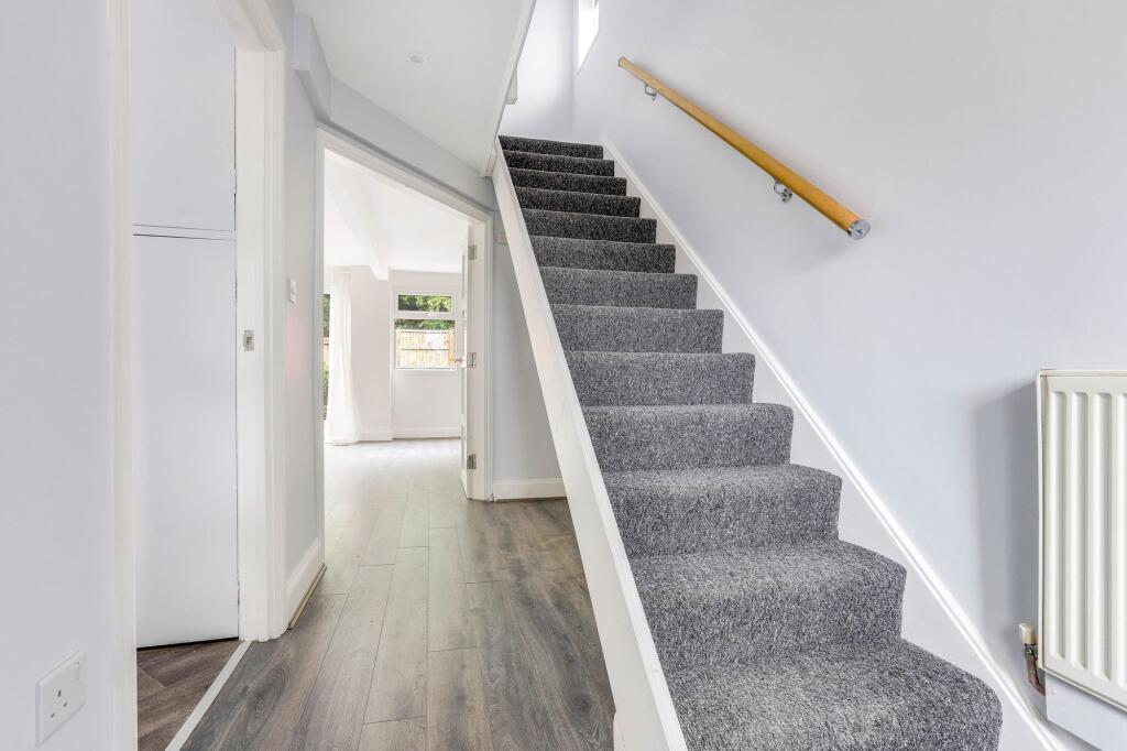 House in Nottingham, Hempshill Vale - More