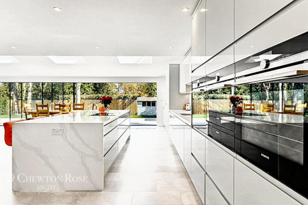 House in Slough - View 5