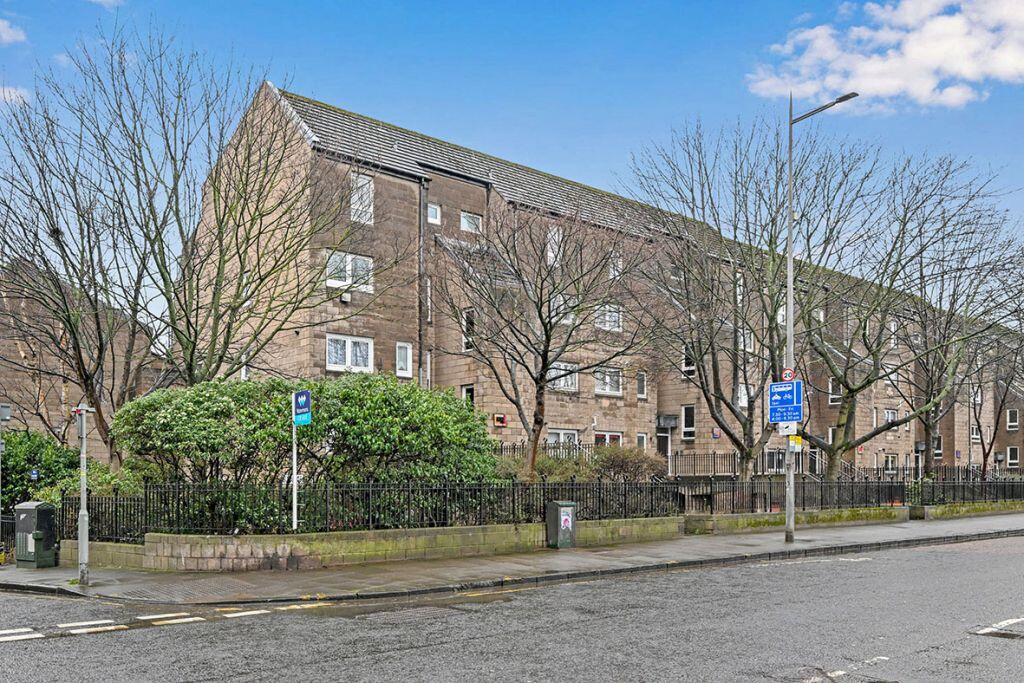 Main image of property: 203/5 Great Junction Street, Edinburgh, EH6 5RU