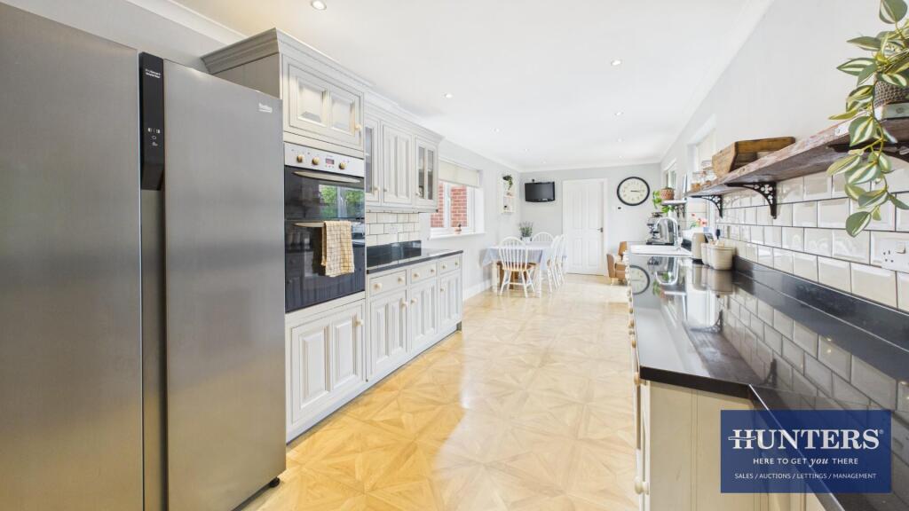 House in Sunderland, Grangetown - More