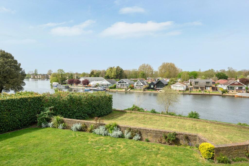 Apartment in Walton-on-Thames, Surrey - View 4