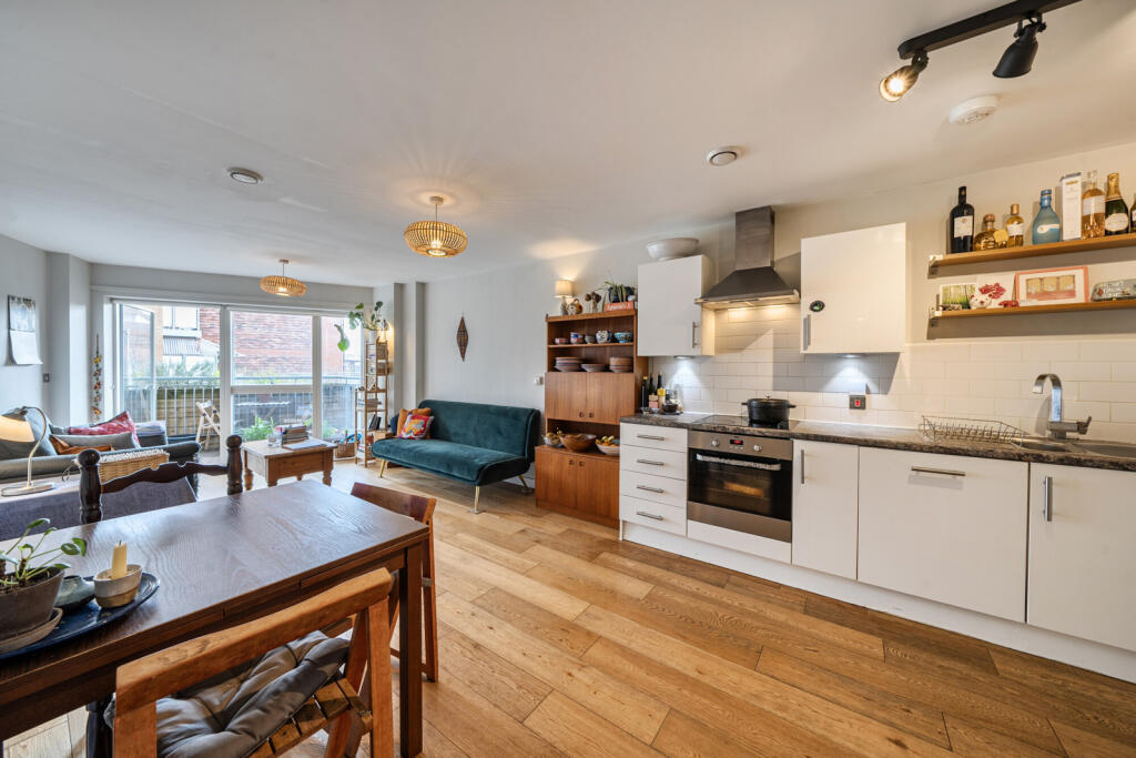 Main image of property: Glengall Road, London