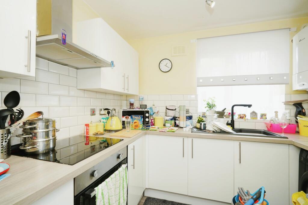 Masefield Drive, Bolton, BL4 photo 4