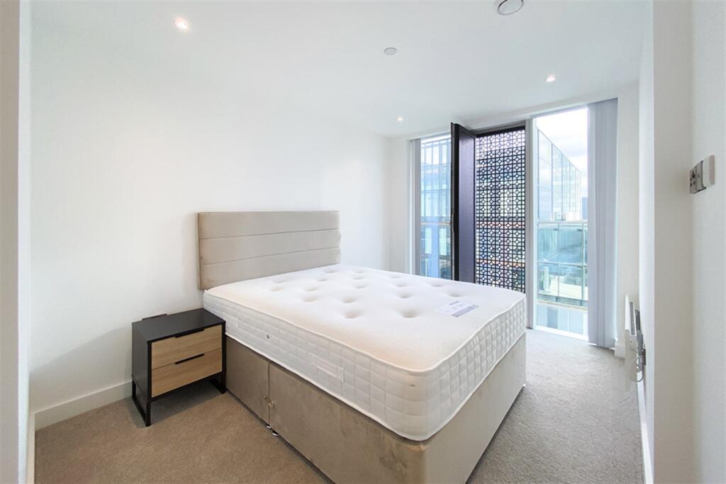 Apartment in Manchester, City Centre - View 4