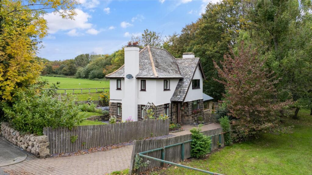 Main image of property: Leeds & Bradford Road, Leeds, West Yorkshire, UK, LS13