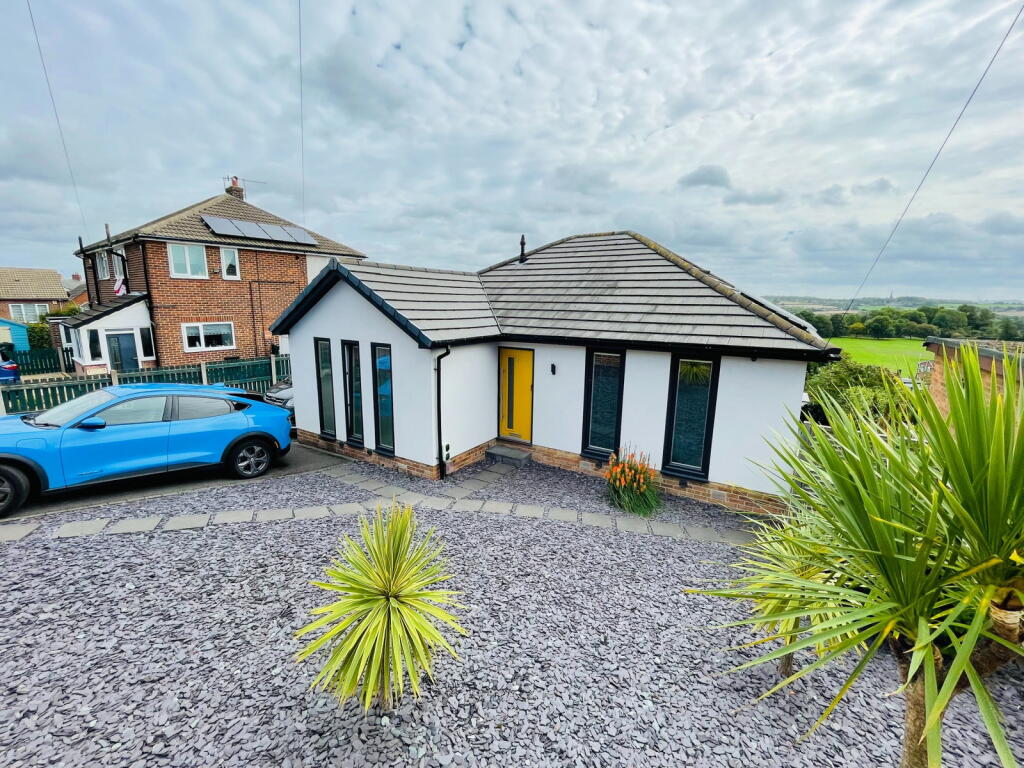 4-bed detached on Southlea Avenue, Hoyland, Barnsley, £425,000