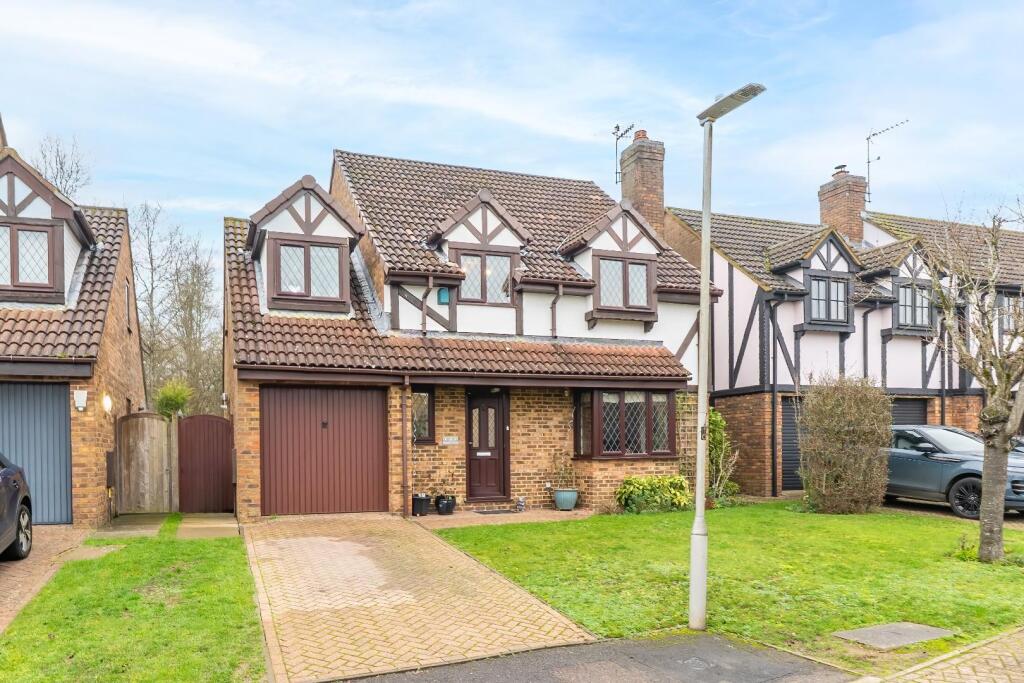 Main image of property: Squirrel Chase, Hemel Hempstead