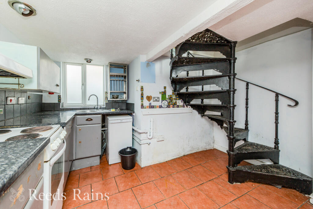5 Hulley Road photo 4