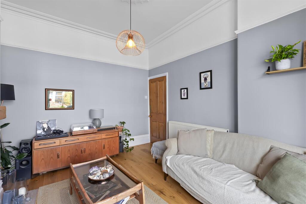 House in Bradford, Grove Road, Ilkley - View 4