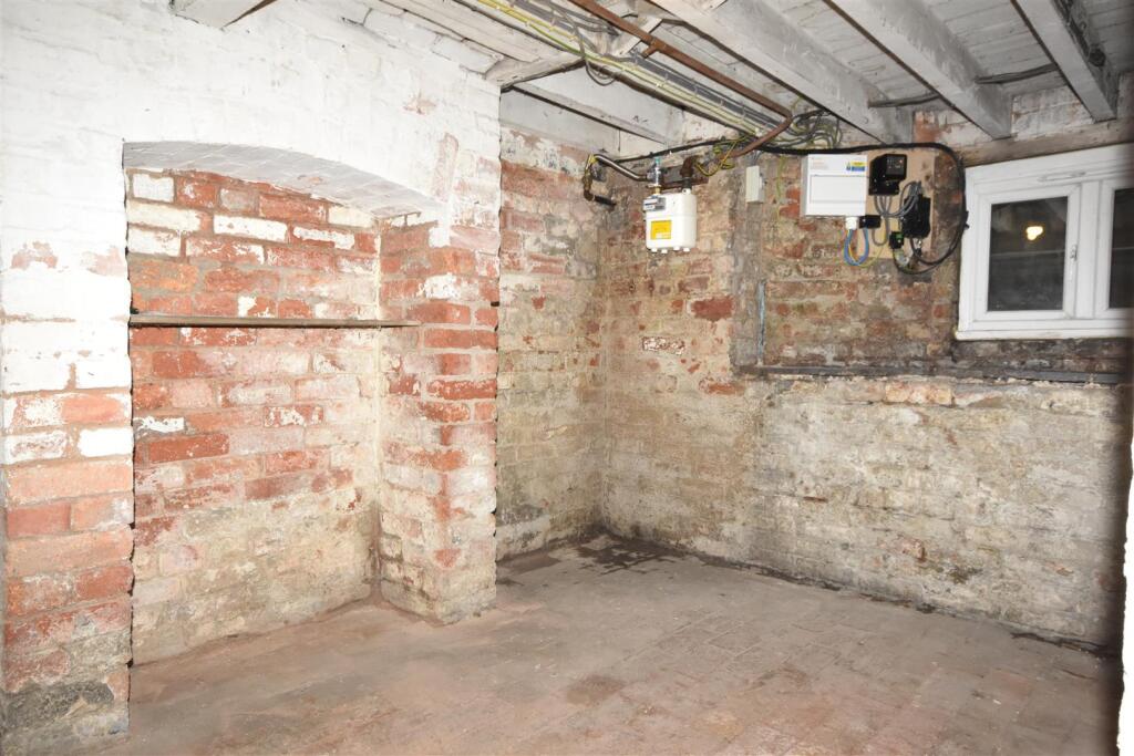 House in Newark and Sherwood, Newark - More
