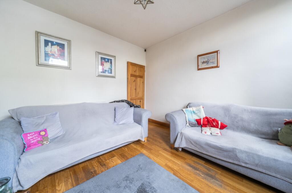 House in Nottingham, Nottinghamshire - More