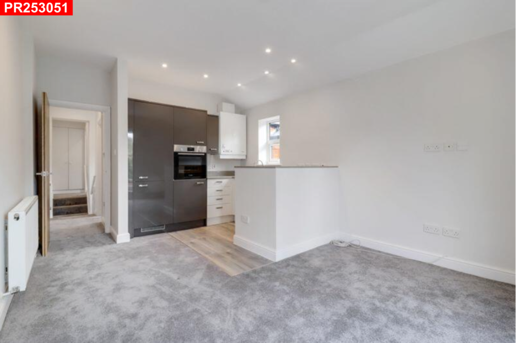 Main image of property: Windlesham – 1 Bedroom Flat