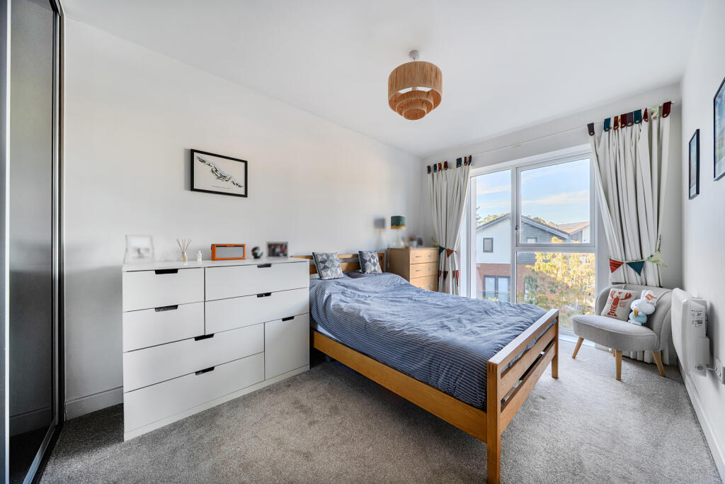 Apartment in Woking, Mount Hermon, Westfield - More