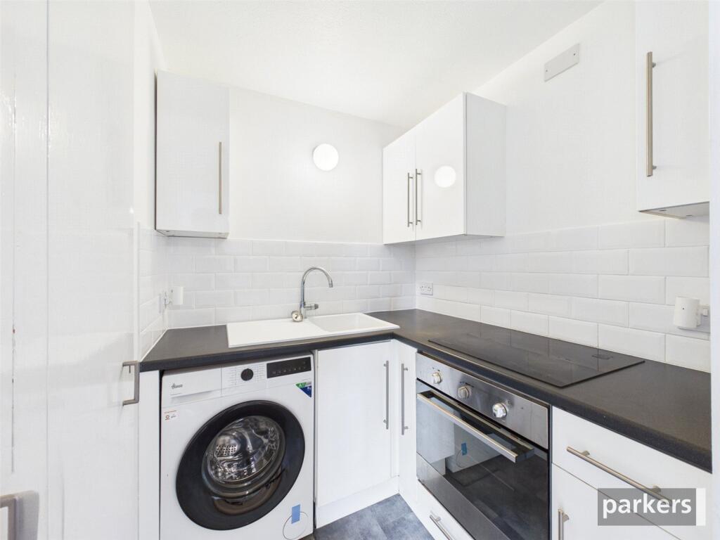 Apartment in Reading - View 4