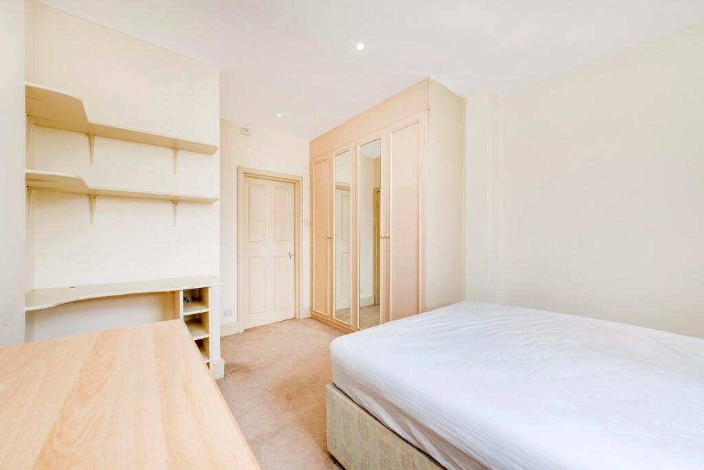 Apartment in London - View 5