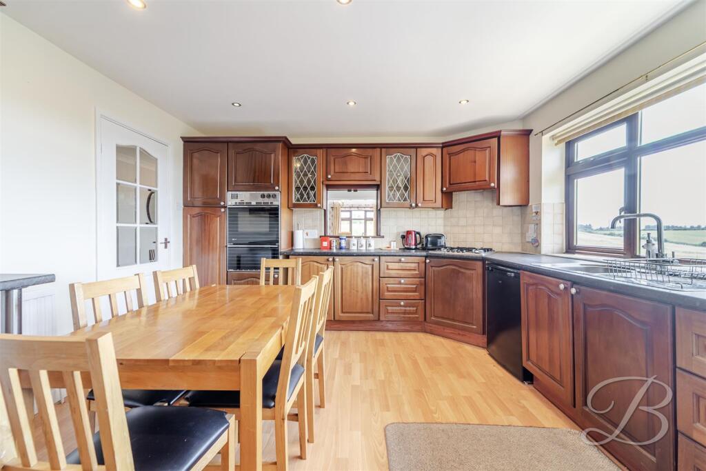 House in Ashfield, Kirkby-in-Ashfield, Sutton-in-Ashfield - View 3