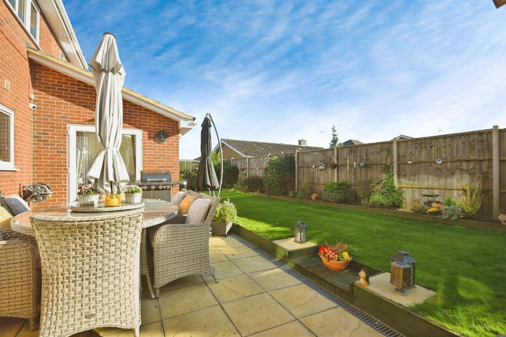 Armstrong close, Weston photo 3